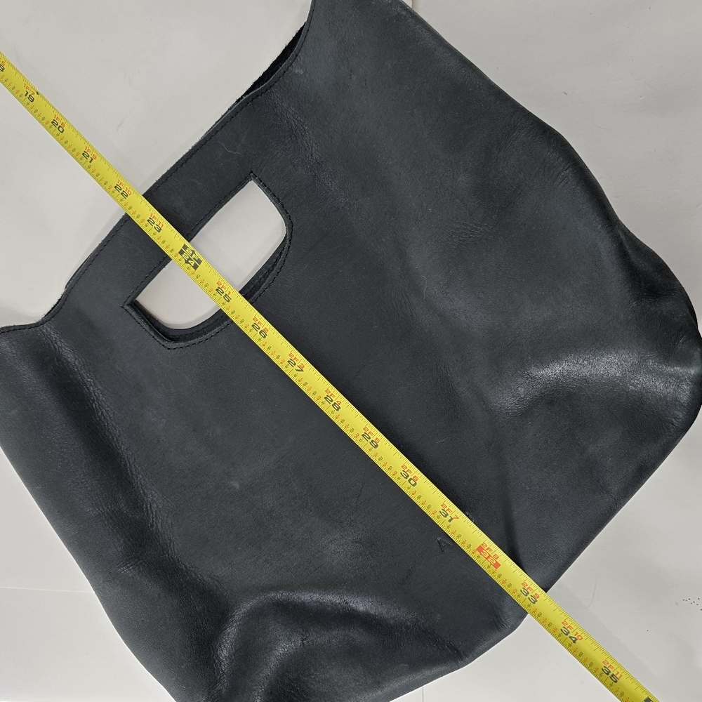 Able Black Shoulder Bag with Sophisticated Design - Picture 16 of 16